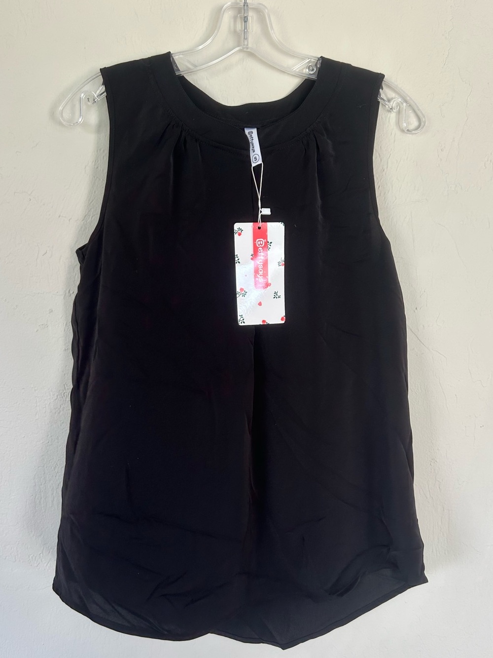 Bettysays black sleeveless top Size Small (1695)